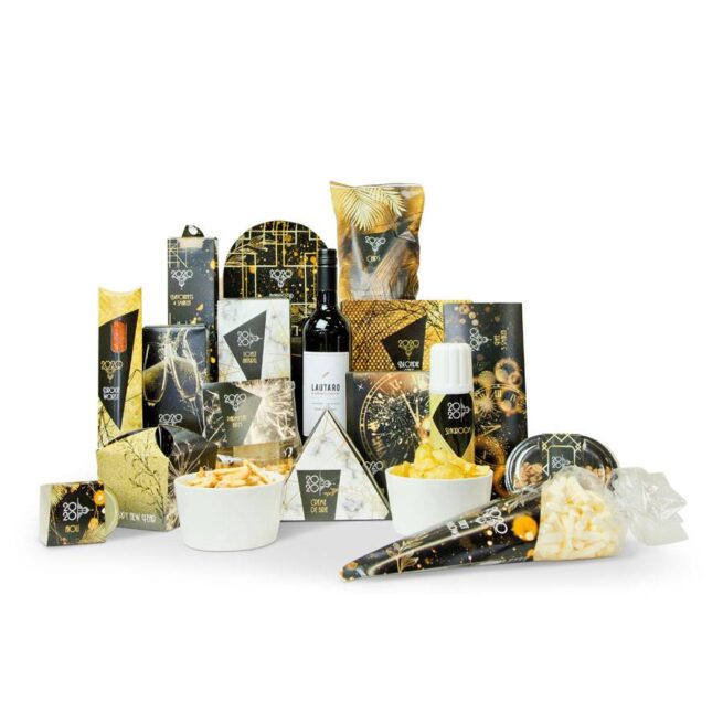 Kerstpakket Snacks are served